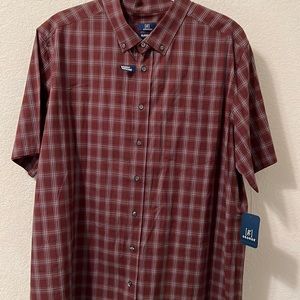 COPY - NWT Short sleeve button up wrinkle resistant